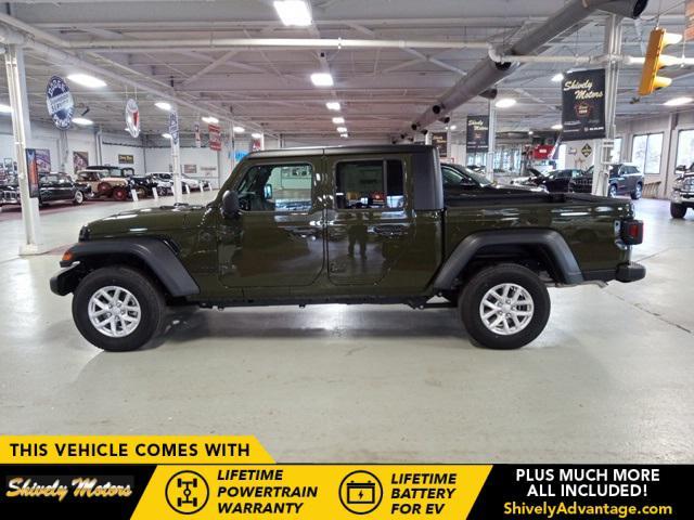 new 2023 Jeep Gladiator car, priced at $39,998