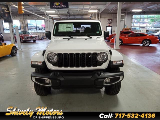 new 2024 Jeep Gladiator car, priced at $45,252