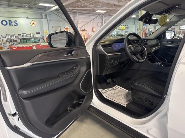 used 2022 Jeep Grand Cherokee L car, priced at $35,995