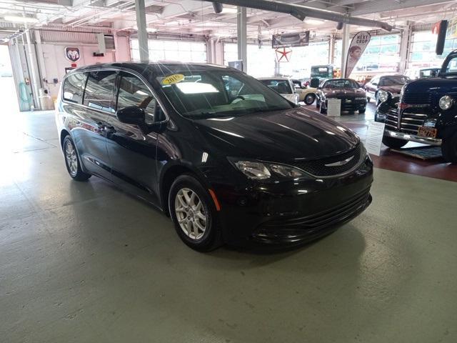 used 2019 Chrysler Pacifica car, priced at $15,995