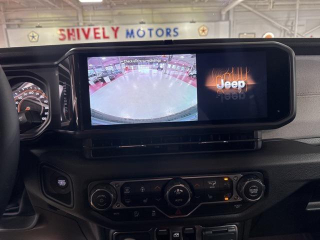 new 2025 Jeep Wrangler car, priced at $46,986