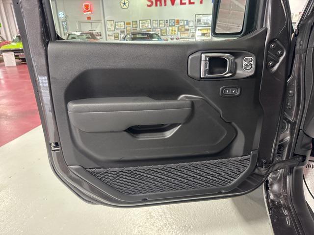 new 2025 Jeep Wrangler car, priced at $46,986
