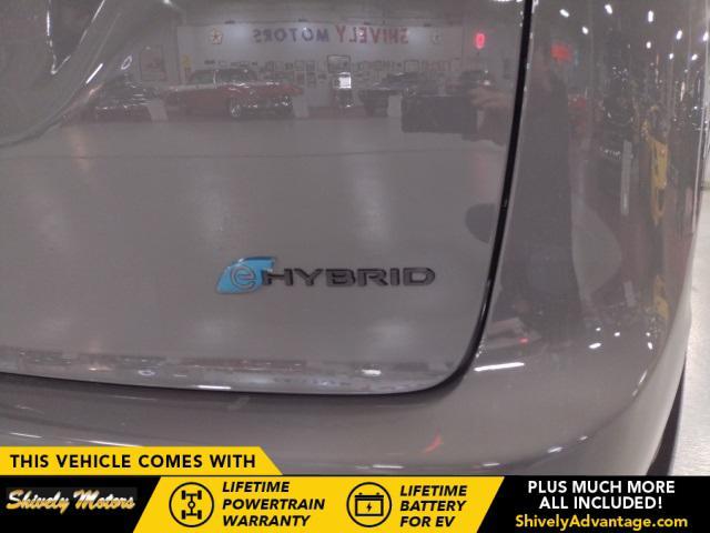 new 2023 Chrysler Pacifica Hybrid car, priced at $48,912