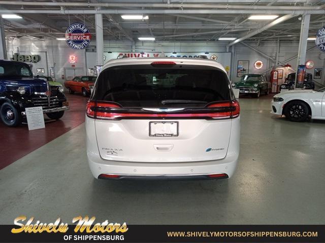 used 2021 Chrysler Pacifica Hybrid car, priced at $30,995