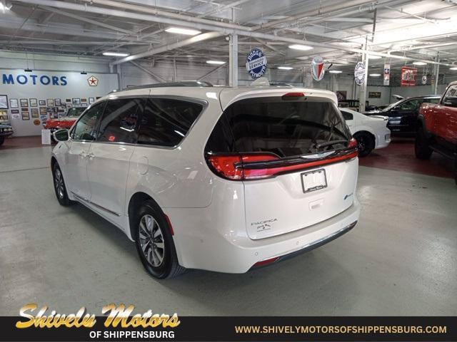 used 2021 Chrysler Pacifica Hybrid car, priced at $30,995