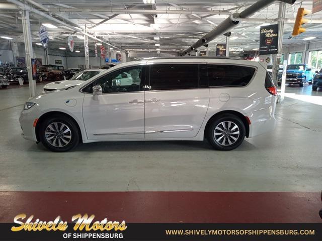 used 2021 Chrysler Pacifica Hybrid car, priced at $30,995