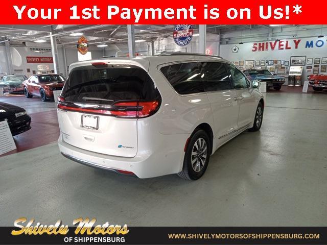 used 2021 Chrysler Pacifica Hybrid car, priced at $30,995