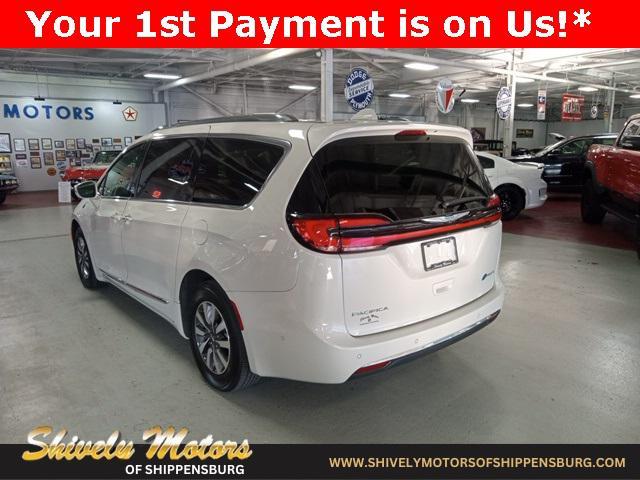 used 2021 Chrysler Pacifica Hybrid car, priced at $30,995