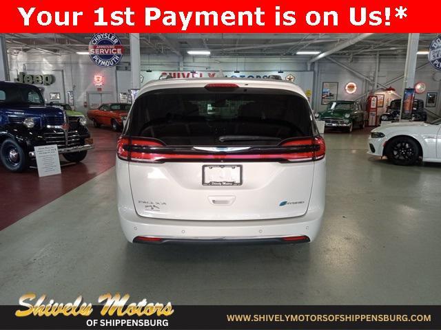 used 2021 Chrysler Pacifica Hybrid car, priced at $30,995