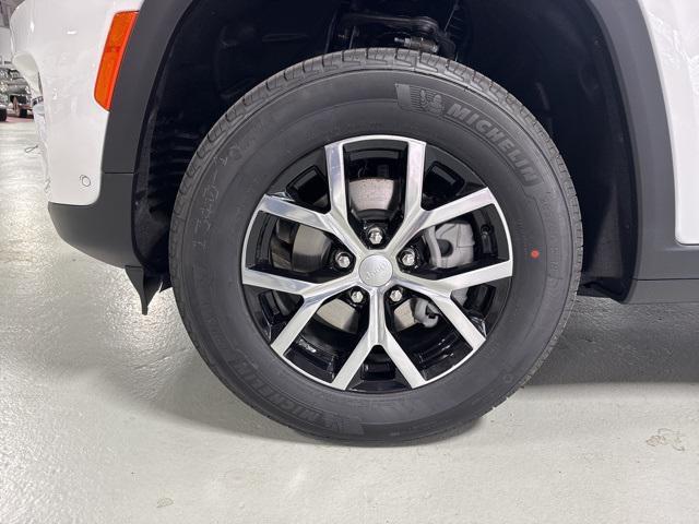new 2025 Jeep Grand Cherokee car, priced at $46,059