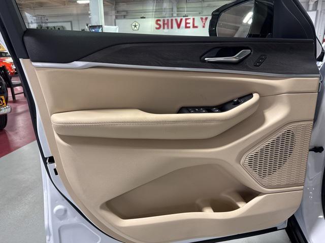 new 2025 Jeep Grand Cherokee car, priced at $46,059