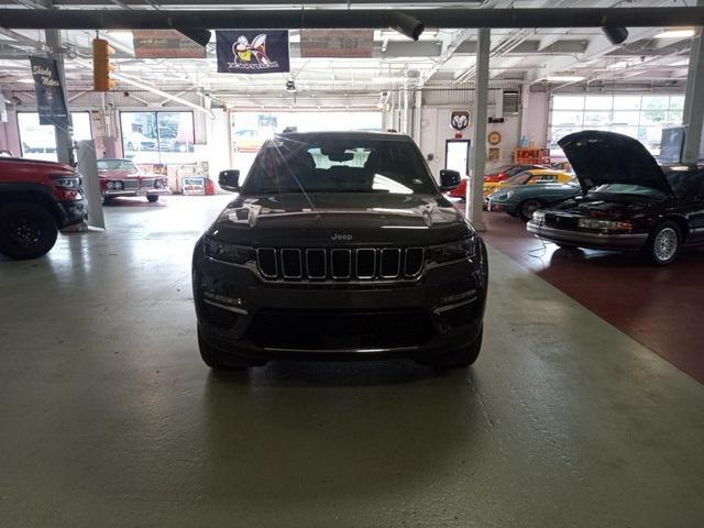 new 2024 Jeep Grand Cherokee car, priced at $42,468