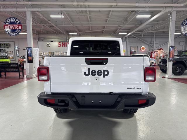 new 2025 Jeep Gladiator car, priced at $43,820