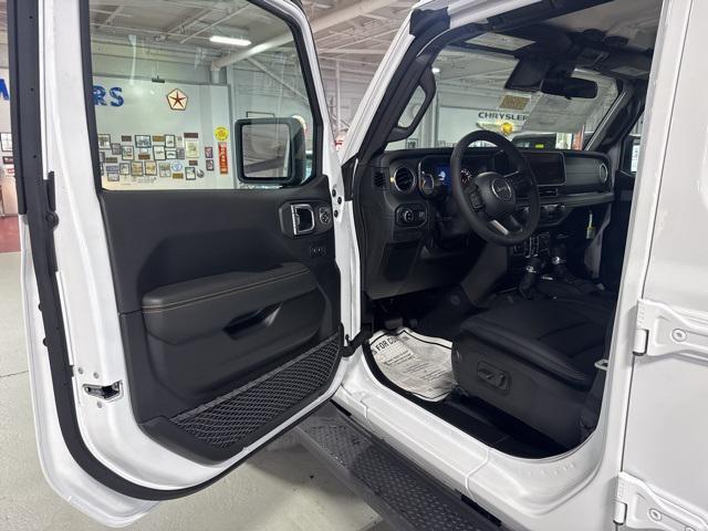 new 2025 Jeep Gladiator car, priced at $43,820