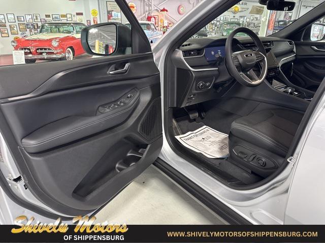 new 2025 Jeep Grand Cherokee L car, priced at $39,491