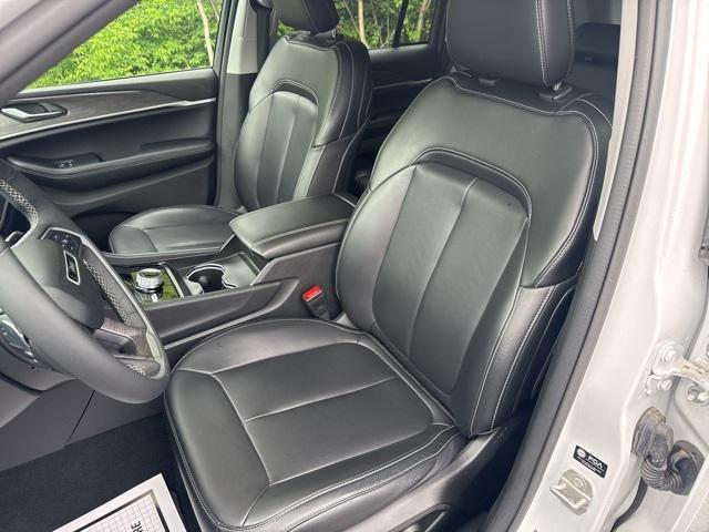 used 2024 Jeep Grand Cherokee car, priced at $41,995