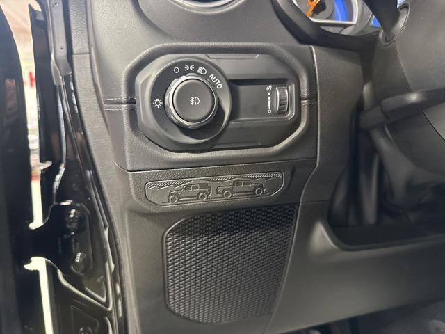 new 2025 Jeep Wrangler car, priced at $54,417