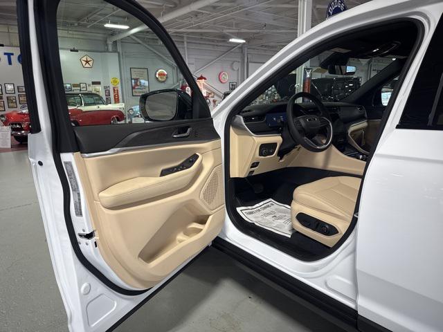 new 2025 Jeep Grand Cherokee L car, priced at $45,315