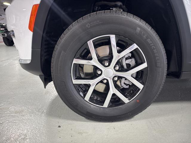 new 2025 Jeep Grand Cherokee L car, priced at $45,315