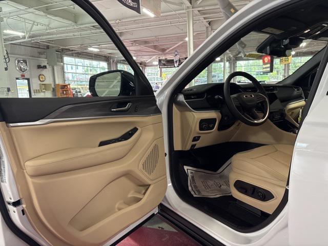new 2025 Jeep Grand Cherokee L car, priced at $48,996