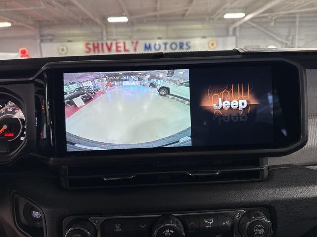 new 2025 Jeep Wrangler car, priced at $34,034