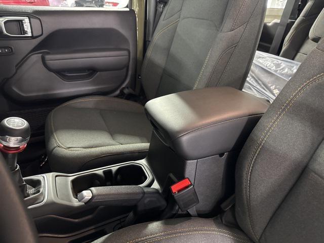 new 2025 Jeep Wrangler car, priced at $34,034