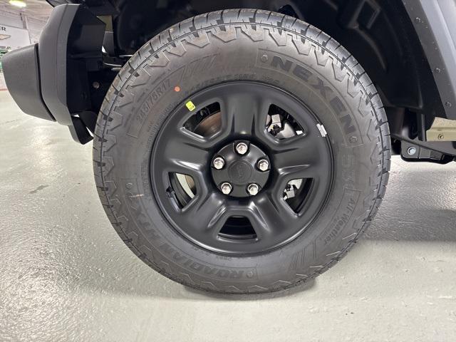 new 2025 Jeep Wrangler car, priced at $34,034