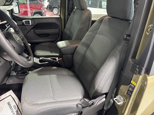 new 2025 Jeep Wrangler car, priced at $34,034