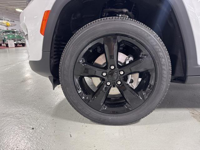 new 2025 Jeep Grand Cherokee car, priced at $42,570