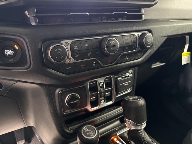 new 2025 Jeep Wrangler car, priced at $47,138