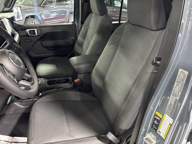 new 2025 Jeep Wrangler car, priced at $47,138