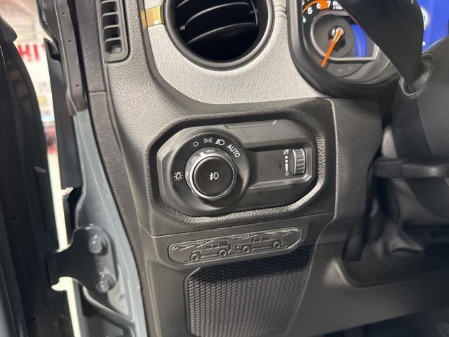 new 2025 Jeep Wrangler car, priced at $47,138