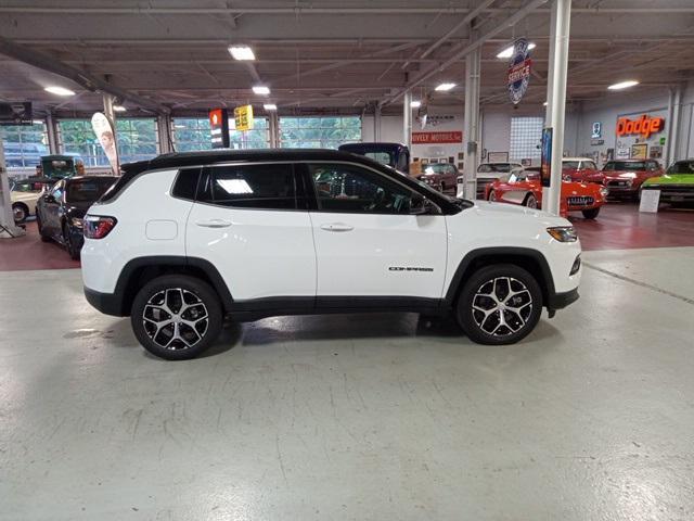 new 2024 Jeep Compass car, priced at $33,604