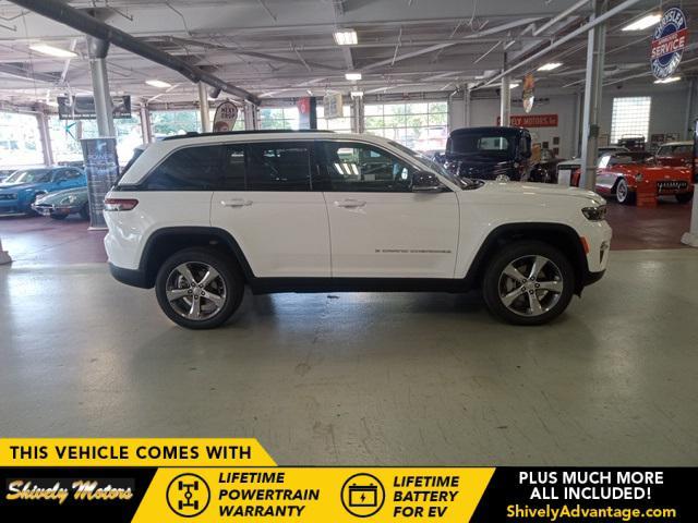 new 2024 Jeep Grand Cherokee car, priced at $46,209