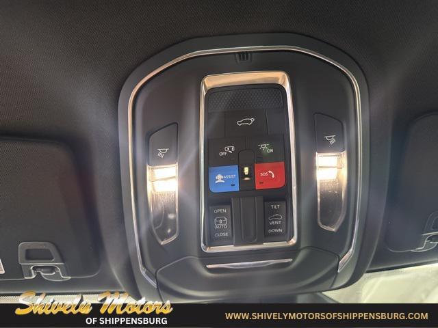 new 2025 Jeep Grand Cherokee L car, priced at $40,992