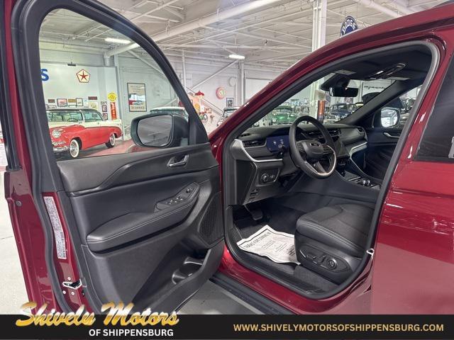 new 2025 Jeep Grand Cherokee L car, priced at $40,992