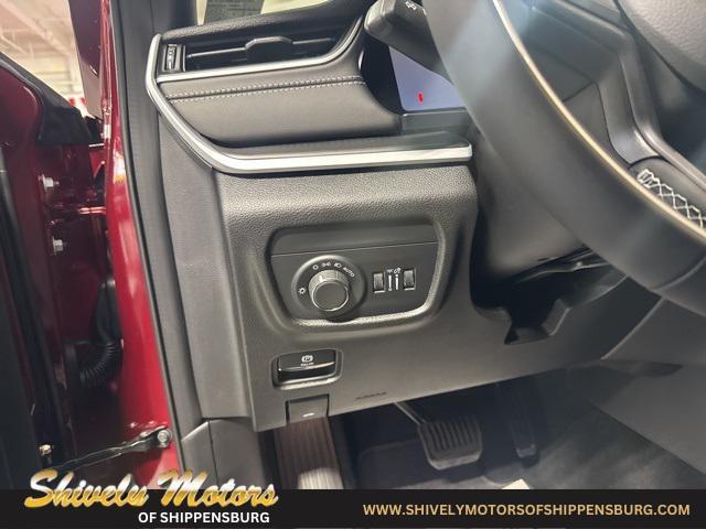 new 2025 Jeep Grand Cherokee L car, priced at $40,992