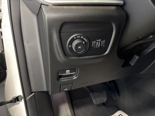 used 2023 Jeep Grand Cherokee car, priced at $31,995