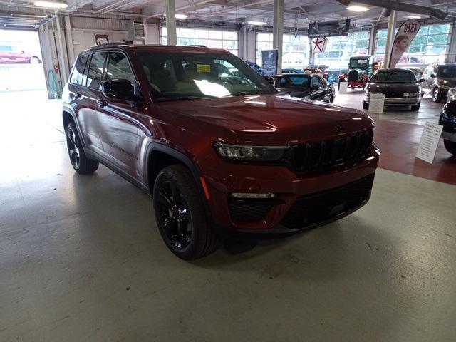 new 2024 Jeep Grand Cherokee car, priced at $49,572