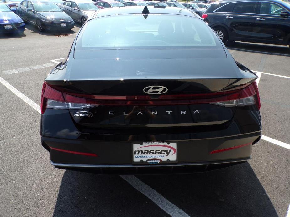 new 2025 Hyundai Elantra car, priced at $22,001