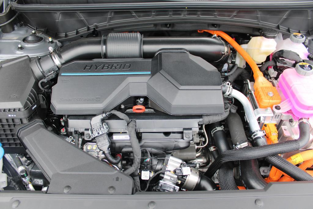 new 2025 Hyundai TUCSON Hybrid car, priced at $40,801