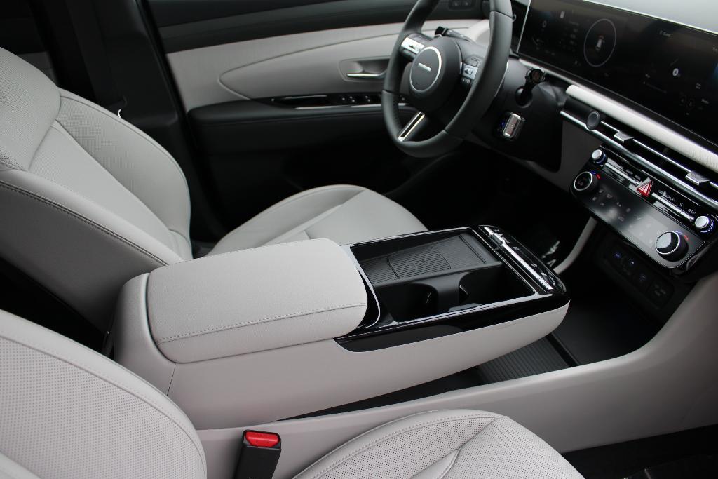 new 2025 Hyundai TUCSON Hybrid car, priced at $40,801