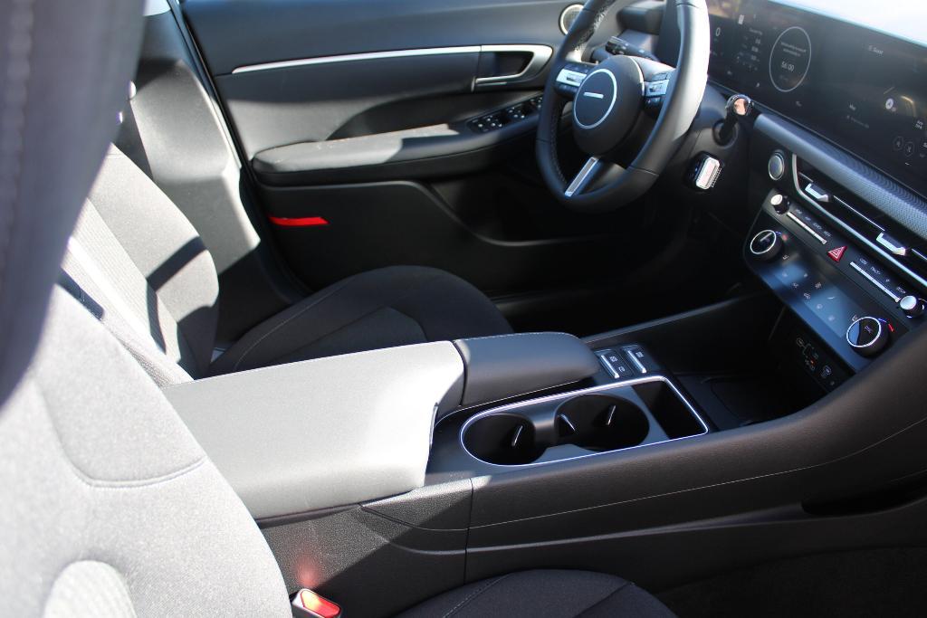 new 2025 Hyundai Sonata car, priced at $31,048