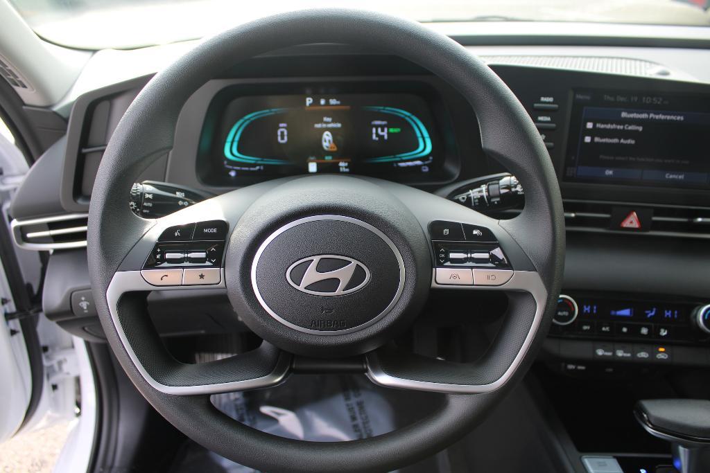 new 2025 Hyundai Elantra HEV car, priced at $26,465