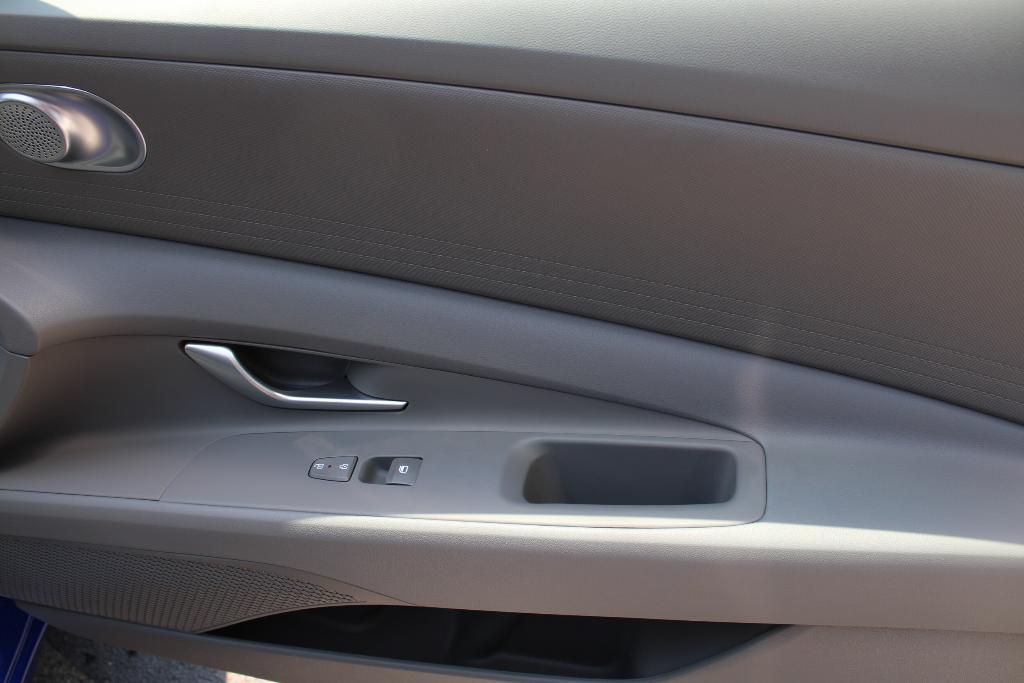 new 2025 Hyundai ELANTRA HEV car, priced at $25,548