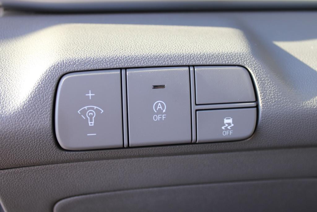 new 2025 Hyundai Elantra car, priced at $22,015