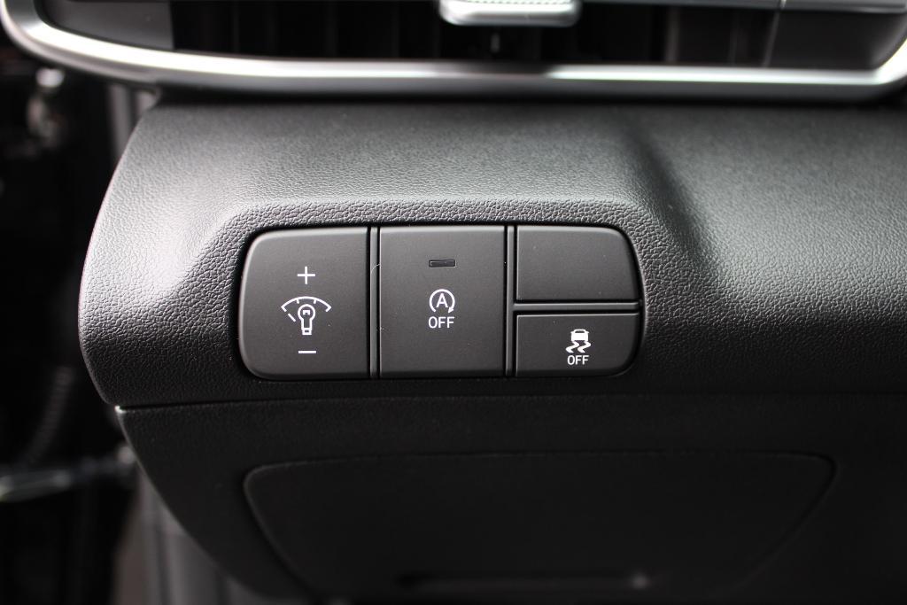 new 2025 Hyundai Elantra car, priced at $21,840