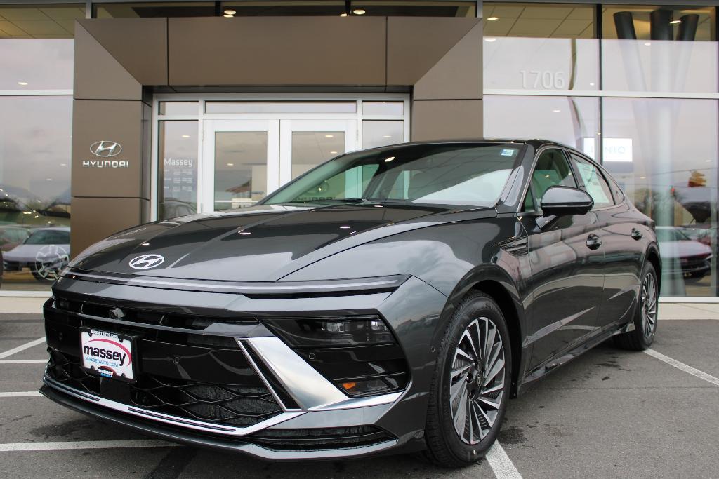 new 2025 Hyundai Sonata Hybrid car, priced at $37,637