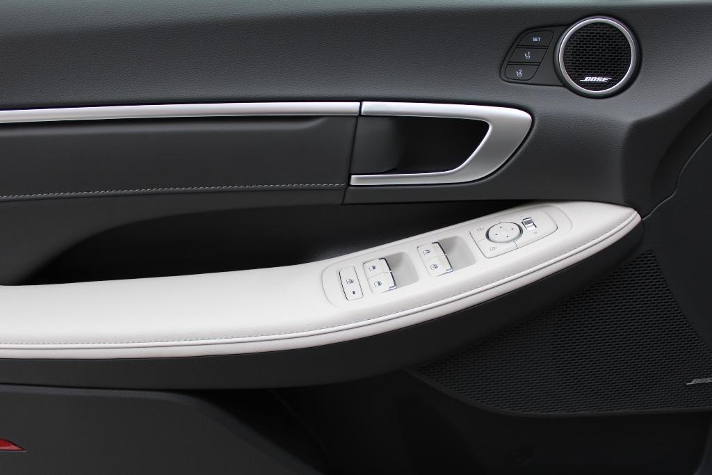 new 2025 Hyundai Sonata Hybrid car, priced at $37,556