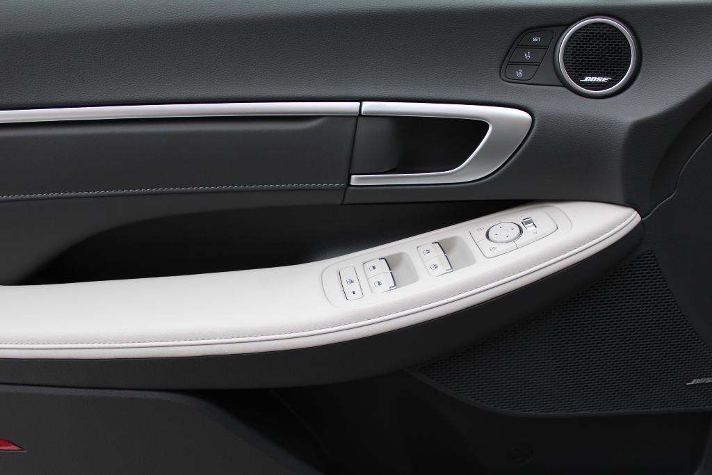 new 2025 Hyundai Sonata Hybrid car, priced at $37,637